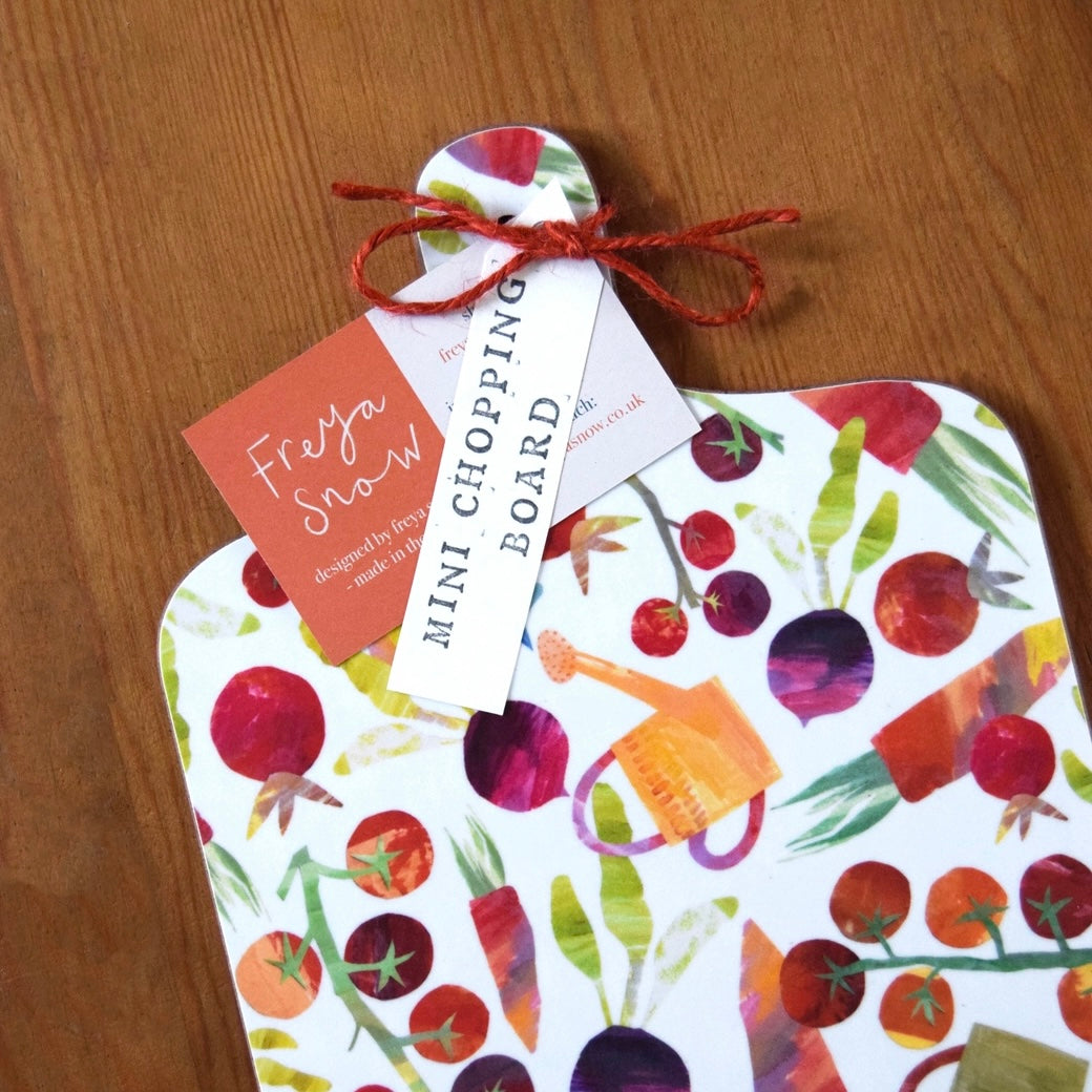 Busy Vegetable Mini Chopping Board - THE BRISTOL ARTISAN