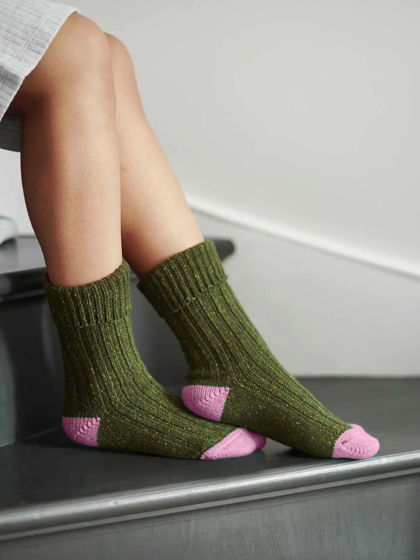 Unisex Recycled Silk Blend Ribbed Socks - Green & Dusky Pink - UK 4-7 - THE BRISTOL ARTISAN