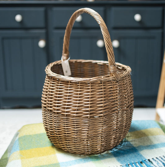 Round Willow Shopping Storage Basket with Handle - THE BRISTOL ARTISAN