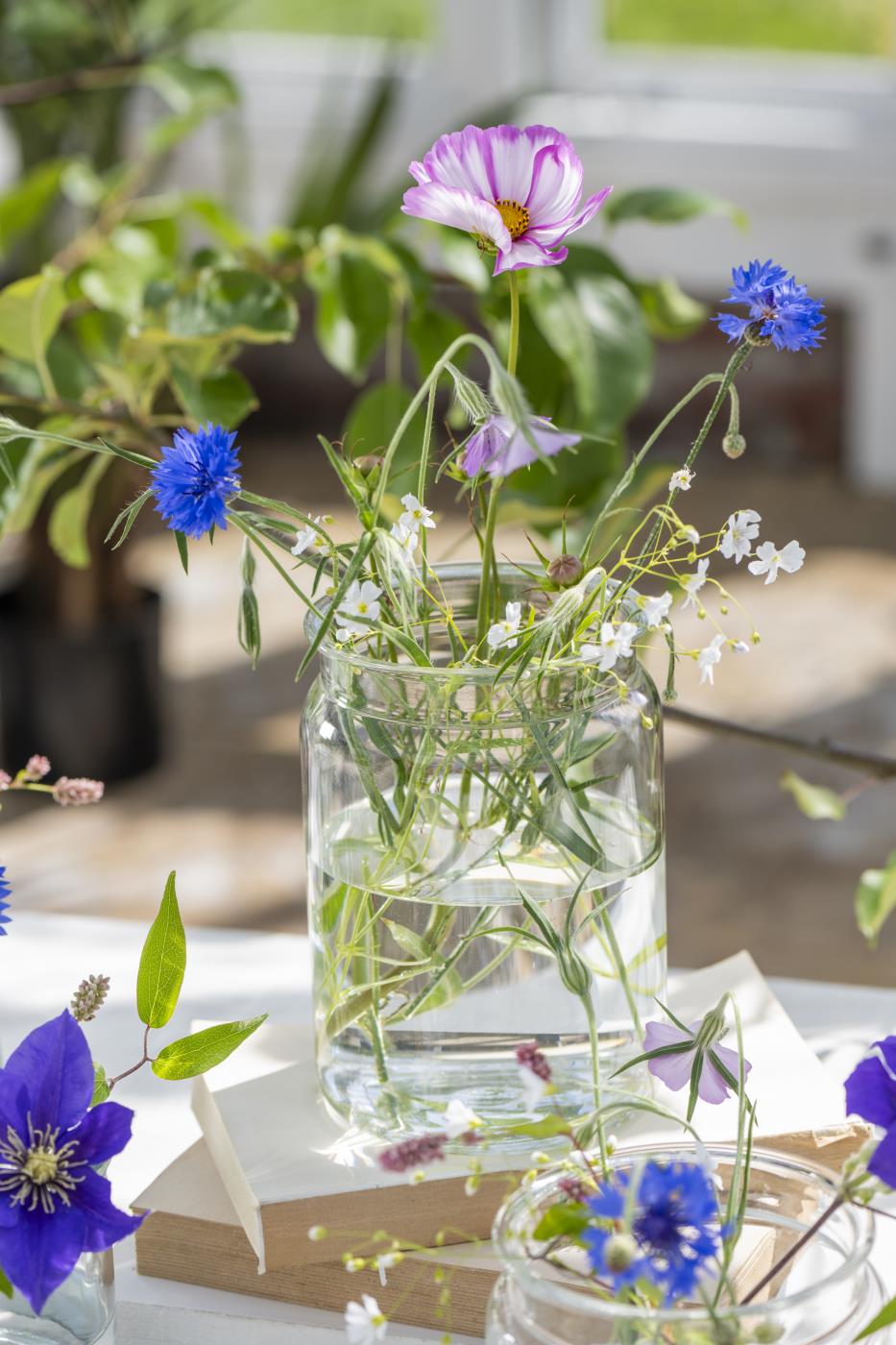 Clear Glass Vase for Medium sized Floral Bouquets - THE BRISTOL ARTISAN