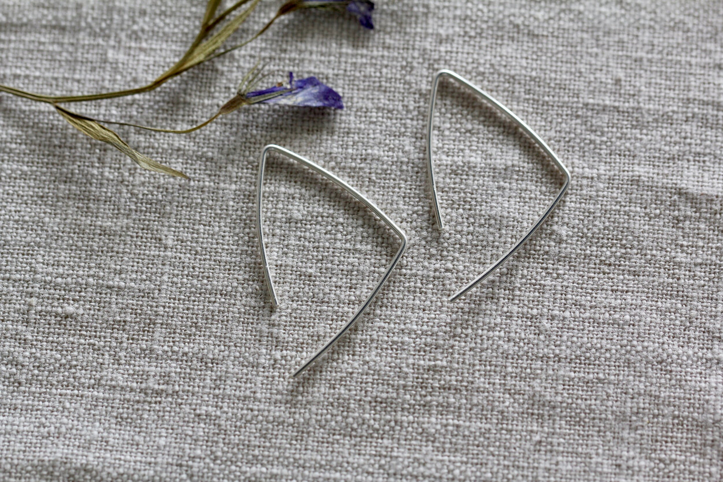 MIA CURVED WIRE EARRINGS - The Bristol Artisan Handmade Sustainable Gifts and Homewares.